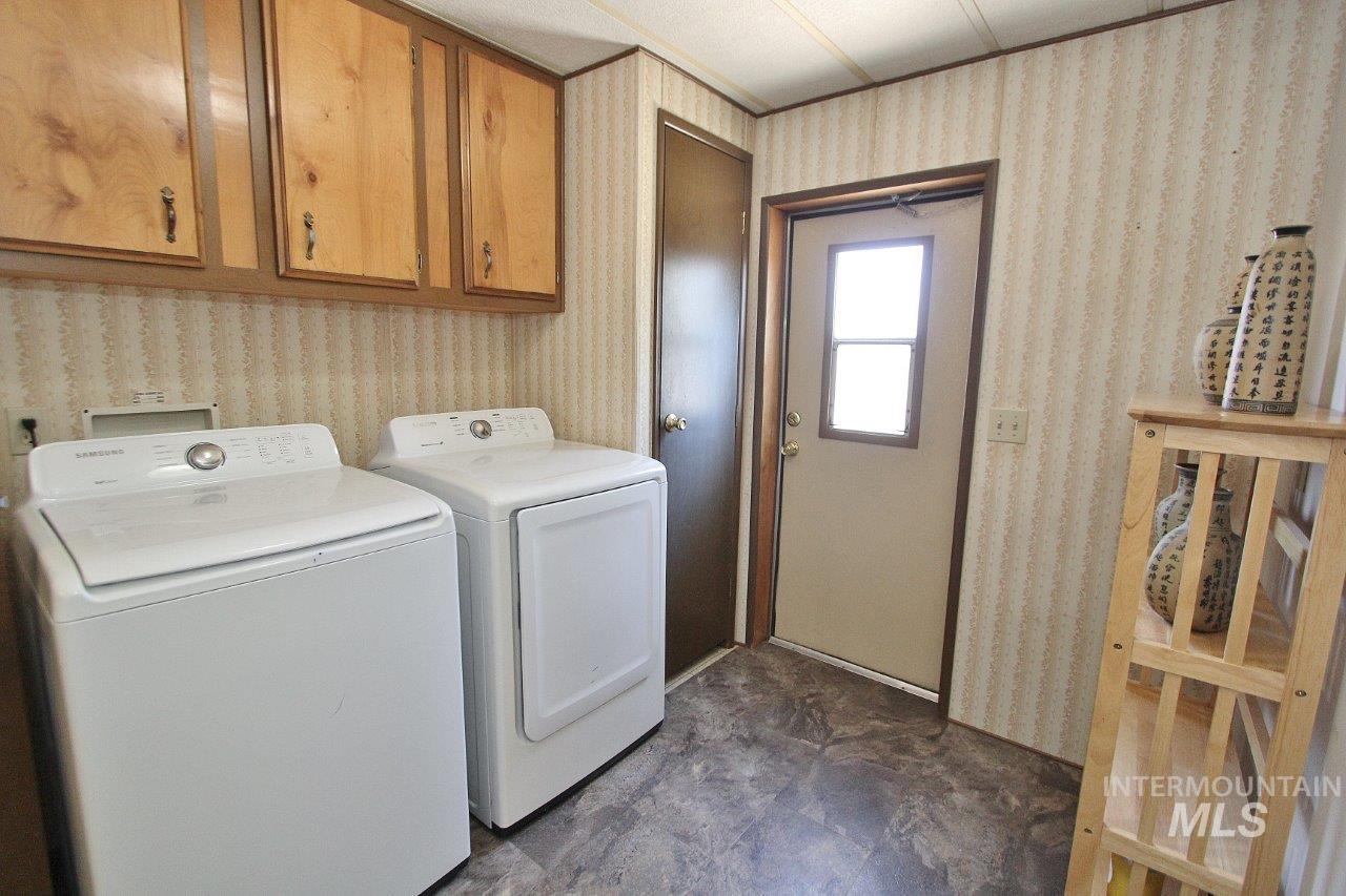 642 S Malaga Lane, Boise, Idaho 83709, 3 Bedrooms, 2 Bathrooms, Residential For Sale, Price $335,000,MLS 99001733