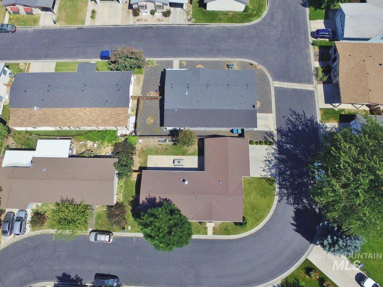 642 S Malaga Lane, Boise, Idaho 83709, 3 Bedrooms, 2 Bathrooms, Residential For Sale, Price $335,000,MLS 99001733