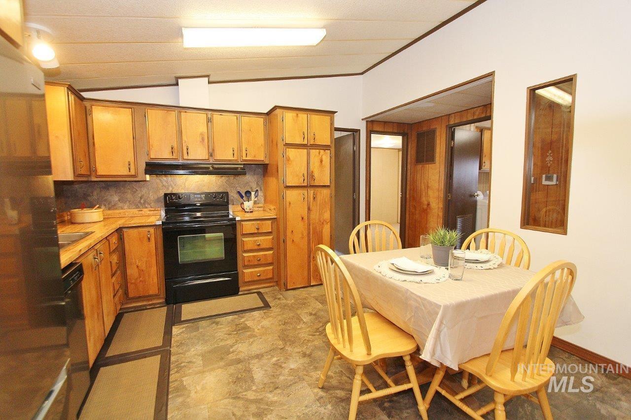 642 S Malaga Lane, Boise, Idaho 83709, 3 Bedrooms, 2 Bathrooms, Residential For Sale, Price $335,000,MLS 99001733