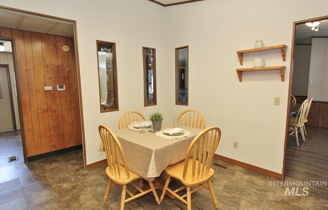 642 S Malaga Lane, Boise, Idaho 83709, 3 Bedrooms, 2 Bathrooms, Residential For Sale, Price $335,000,MLS 99001733
