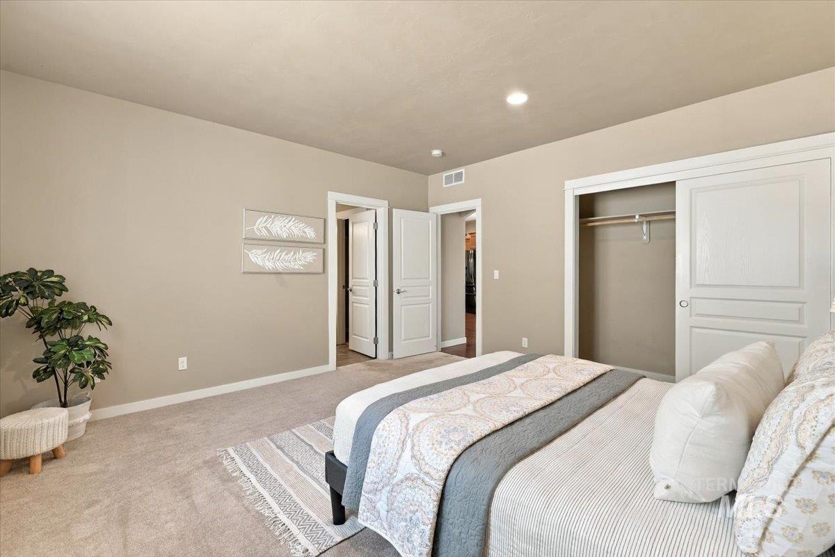 7733 N Abe Avenue, Boise, Idaho 83714, 3 Bedrooms, 2 Bathrooms, Residential For Sale, Price $539,000,MLS 99001739