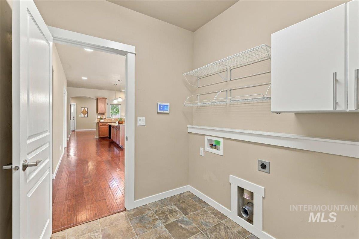 7733 N Abe Avenue, Boise, Idaho 83714, 3 Bedrooms, 2 Bathrooms, Residential For Sale, Price $539,000,MLS 99001739