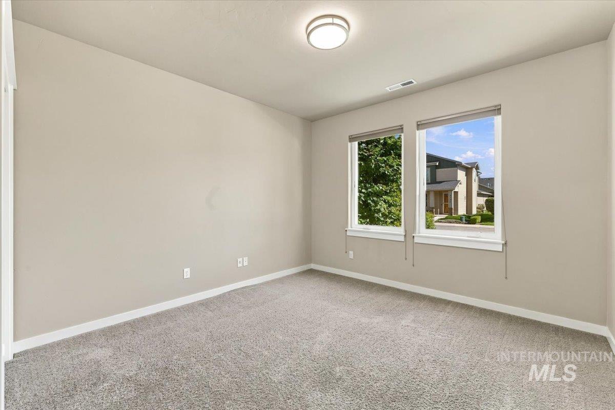 7733 N Abe Avenue, Boise, Idaho 83714, 3 Bedrooms, 2 Bathrooms, Residential For Sale, Price $539,000,MLS 99001739