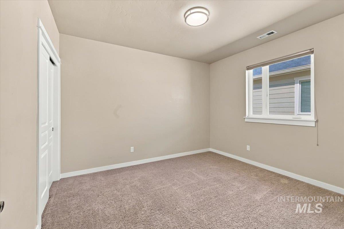 7733 N Abe Avenue, Boise, Idaho 83714, 3 Bedrooms, 2 Bathrooms, Residential For Sale, Price $539,000,MLS 99001739