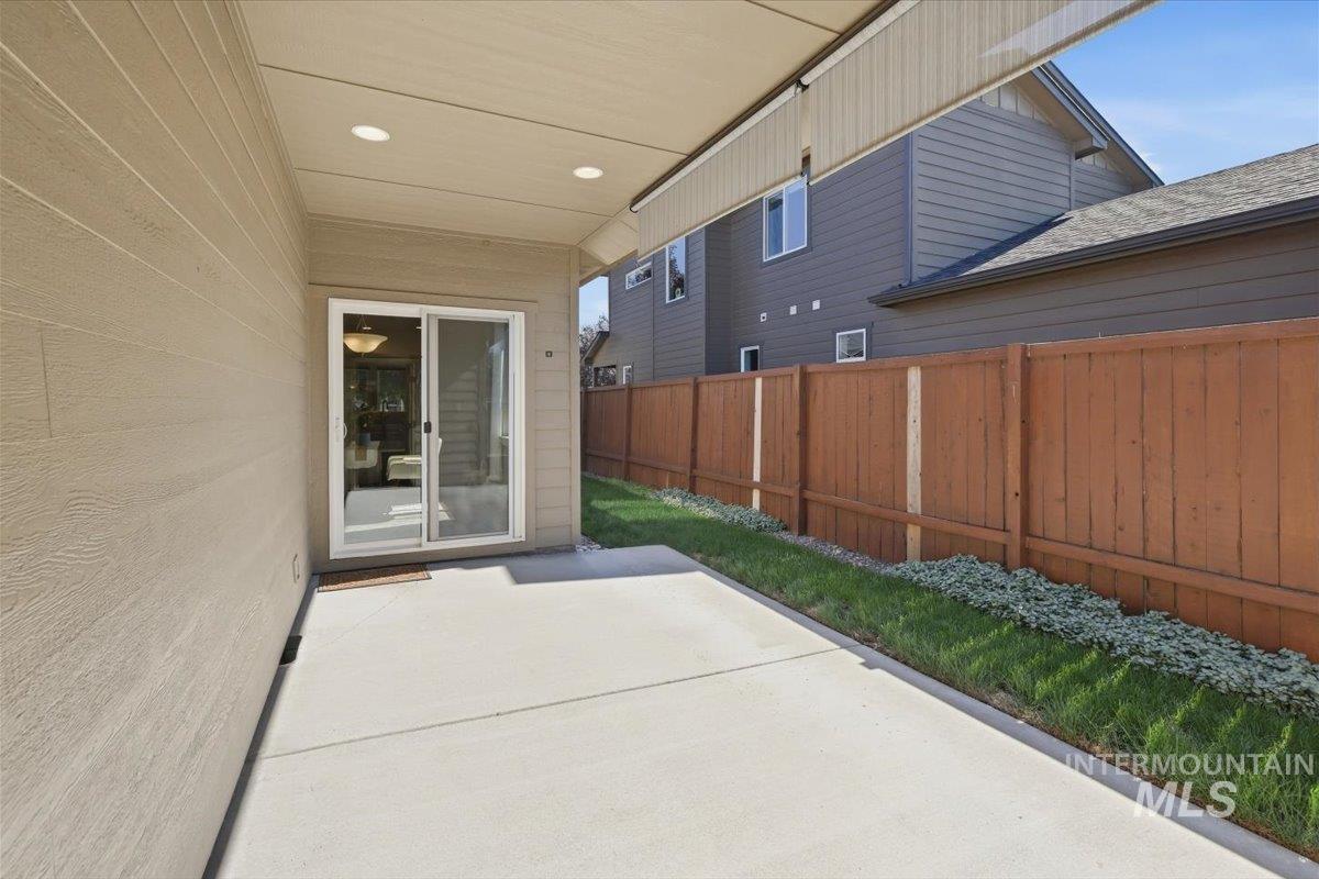 7733 N Abe Avenue, Boise, Idaho 83714, 3 Bedrooms, 2 Bathrooms, Residential For Sale, Price $539,000,MLS 99001739