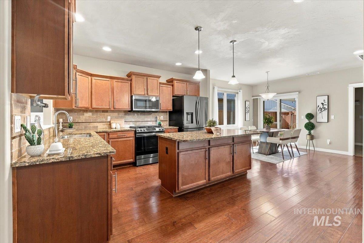 7733 N Abe Avenue, Boise, Idaho 83714, 3 Bedrooms, 2 Bathrooms, Residential For Sale, Price $539,000,MLS 99001739