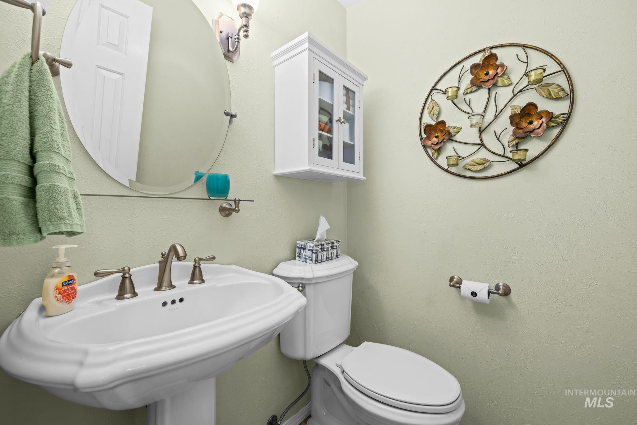5053 N Fifeshire Pl, Boise, Idaho 83713, 6 Bedrooms, 4.5 Bathrooms, Residential For Sale, Price $999,000,MLS 99001740