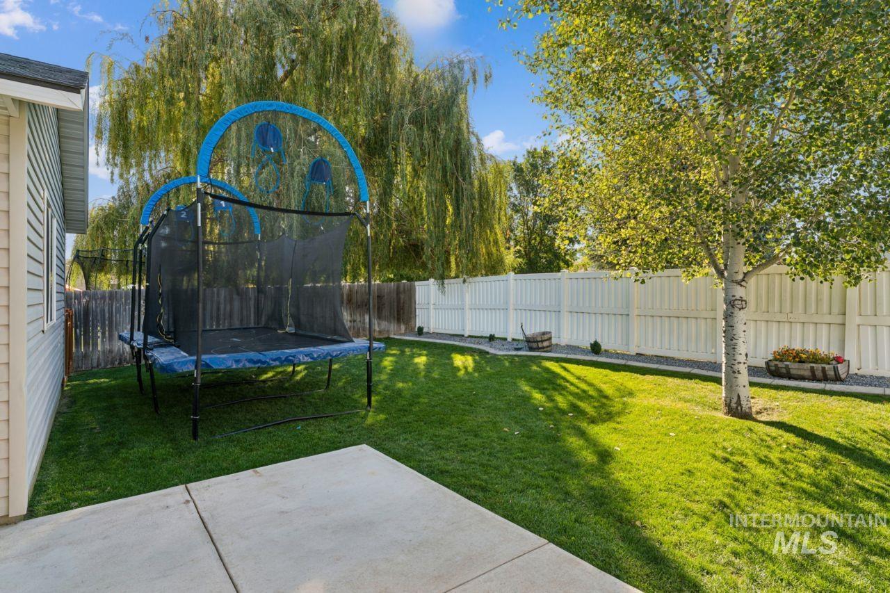 377 W Troy St., Kuna, Idaho 83634, 4 Bedrooms, 2 Bathrooms, Residential For Sale, Price $399,990, 99001742
