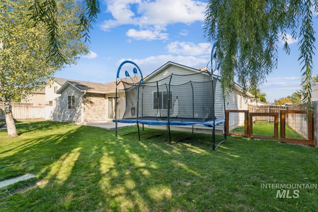 377 W Troy St., Kuna, Idaho 83634, 4 Bedrooms, 2 Bathrooms, Residential For Sale, Price $399,990, 99001742
