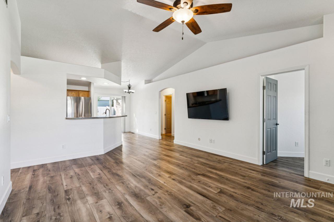 377 W Troy St., Kuna, Idaho 83634, 4 Bedrooms, 2 Bathrooms, Residential For Sale, Price $399,990, 99001742