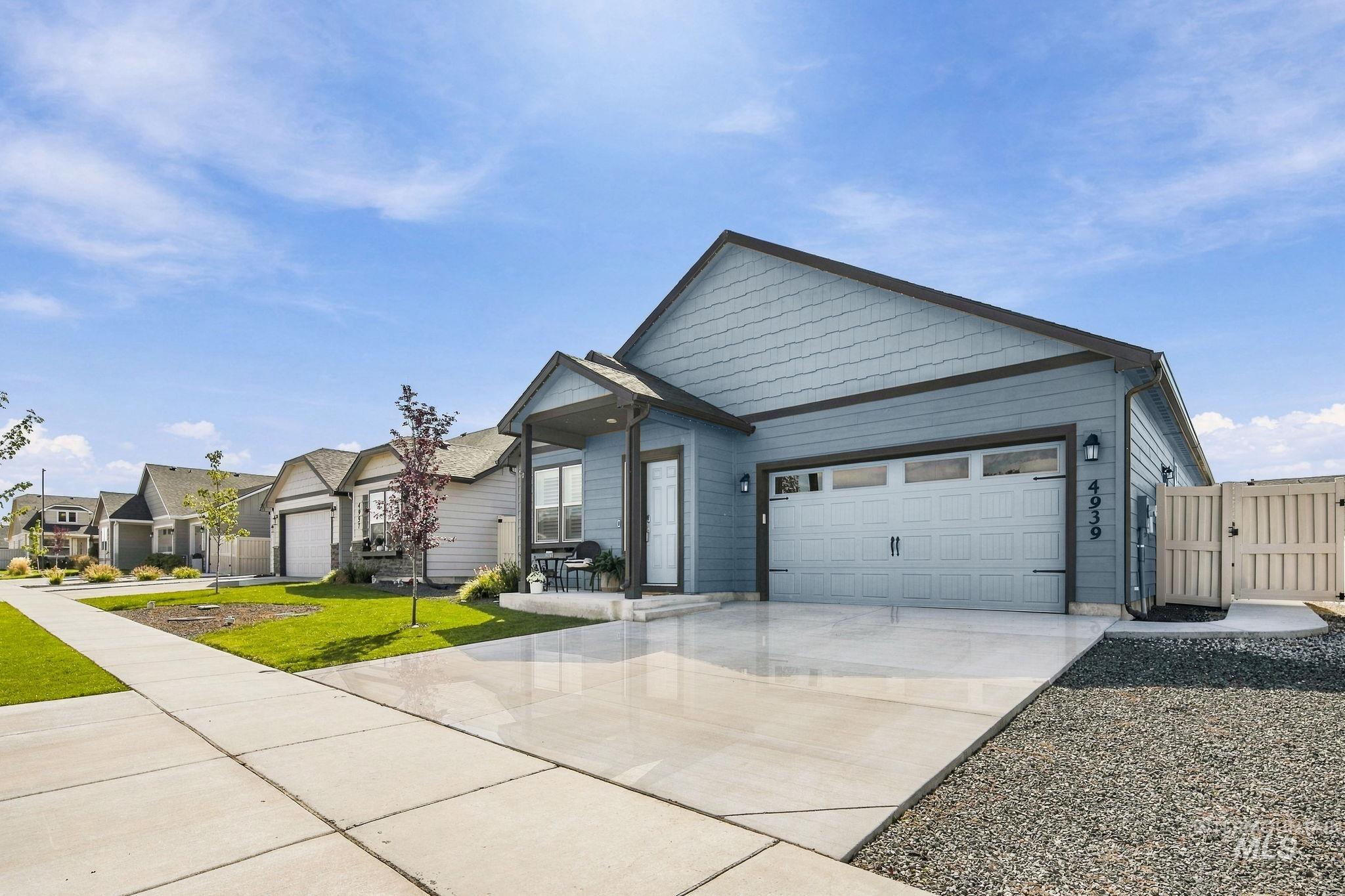 4939 E Patchwork Dr, Nampa, Idaho 83686, 3 Bedrooms, 2 Bathrooms, Residential For Sale, Price $438,900,MLS 99001743
