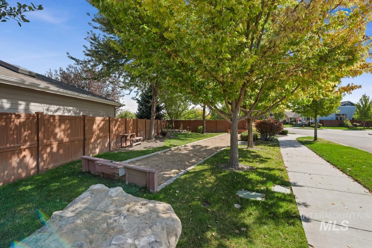 3328 N Sheephorn Ave, Meridian, Idaho 83646, 3 Bedrooms, 2 Bathrooms, Residential For Sale, Price $527,000,MLS 99001744
