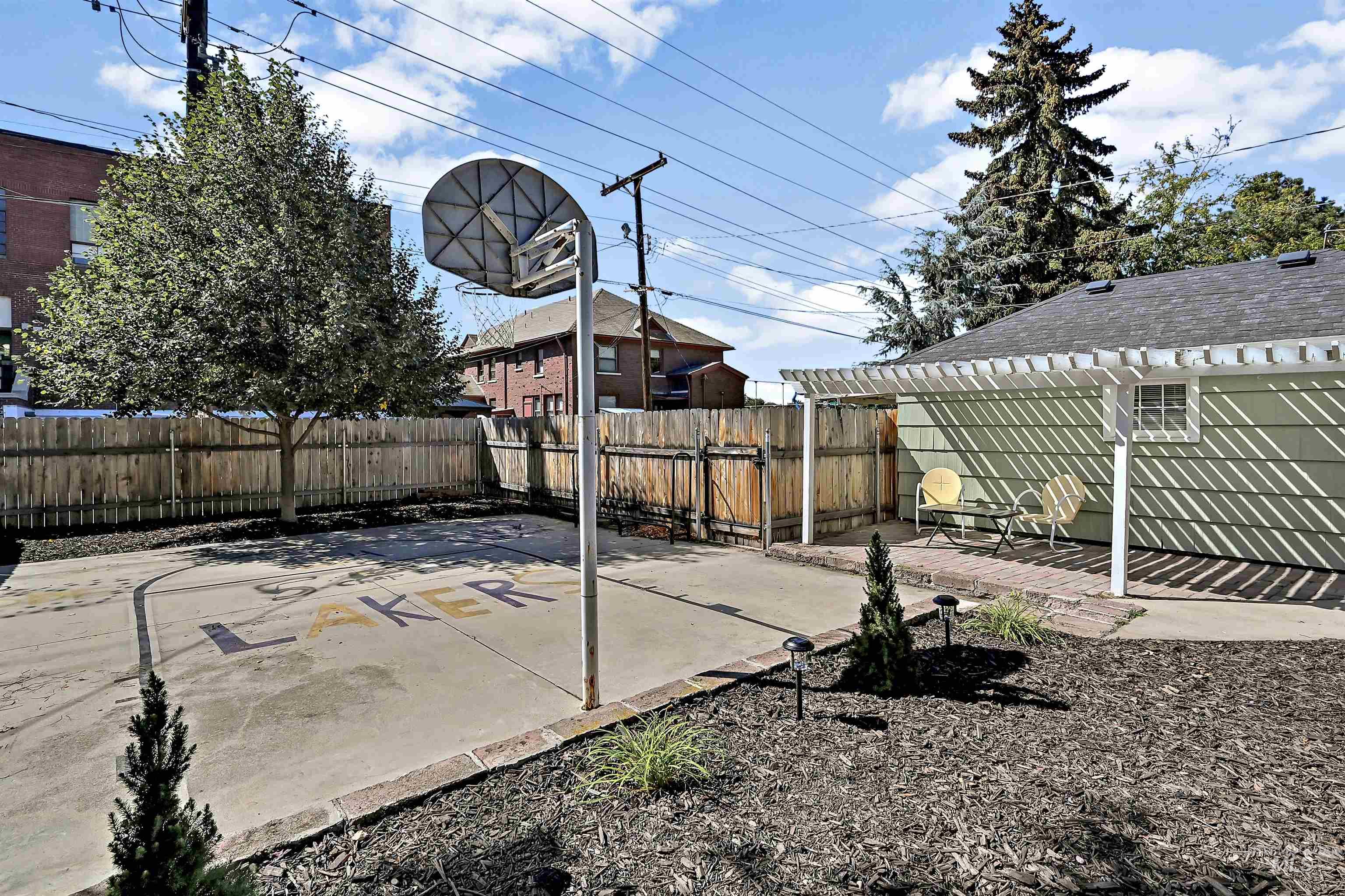2623 W Ellis Avenue, Boise, Idaho 83702, 3 Bedrooms, 2 Bathrooms, Residential For Sale, Price $725,000,MLS 99001745