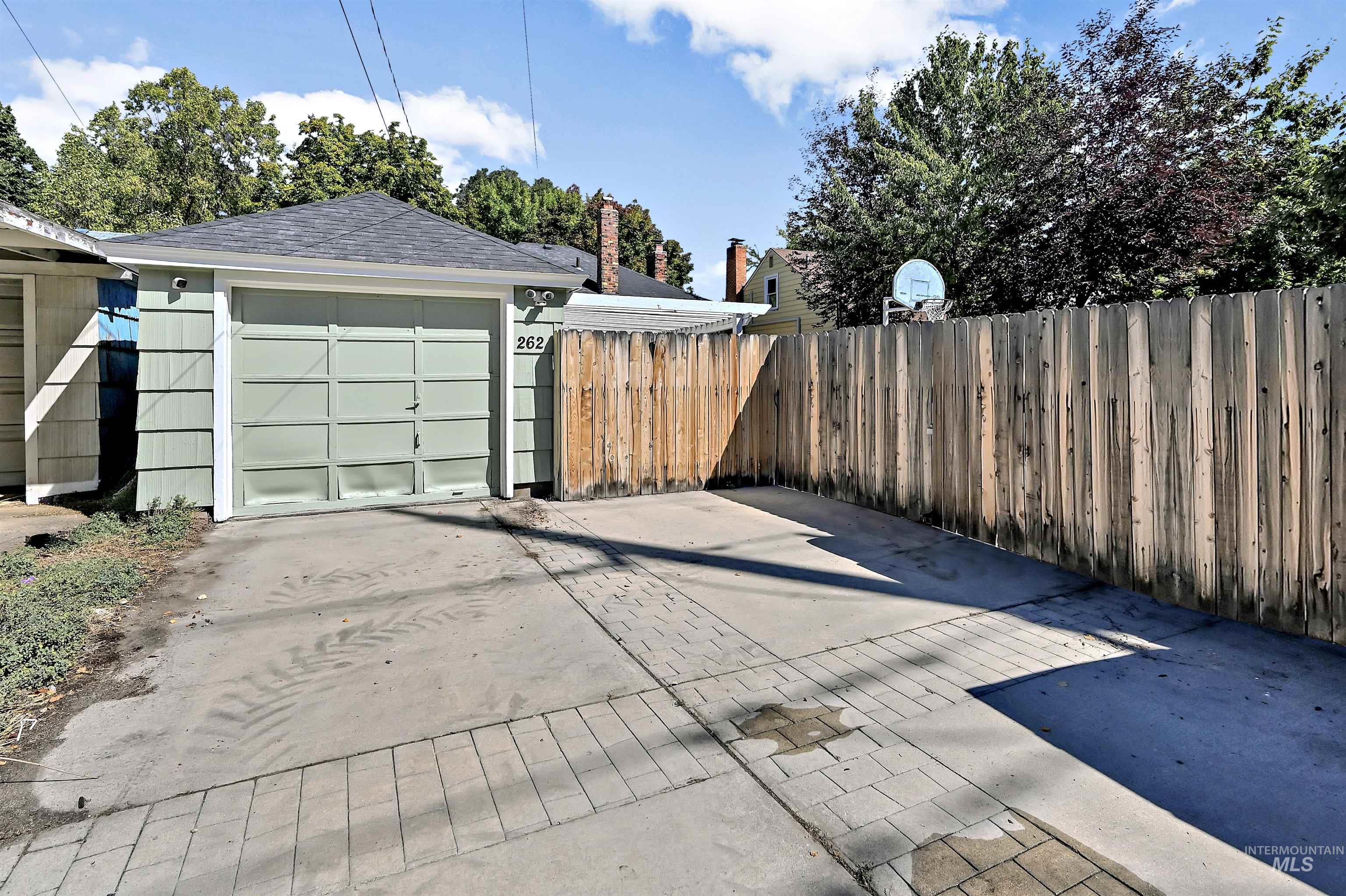 2623 W Ellis Avenue, Boise, Idaho 83702, 3 Bedrooms, 2 Bathrooms, Residential For Sale, Price $725,000,MLS 99001745