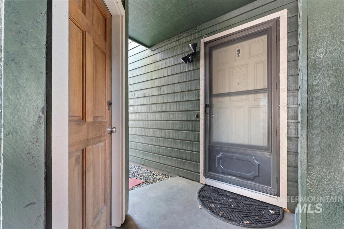 6879 W Maxwell Ln, Boise, Idaho 83704, 2 Bedrooms, 1.5 Bathrooms, Residential For Sale, Price $310,000, 99001747