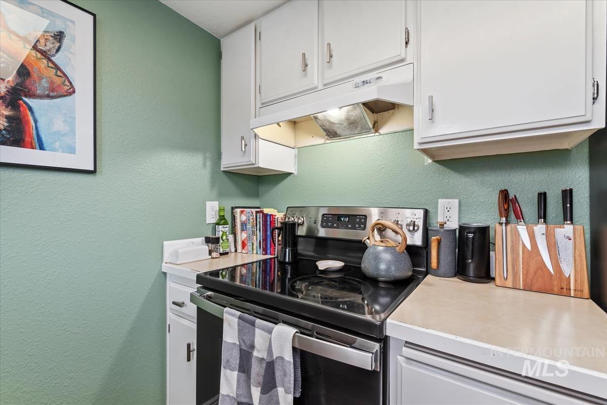 6879 W Maxwell Ln, Boise, Idaho 83704, 2 Bedrooms, 1.5 Bathrooms, Residential For Sale, Price $310,000, 99001747