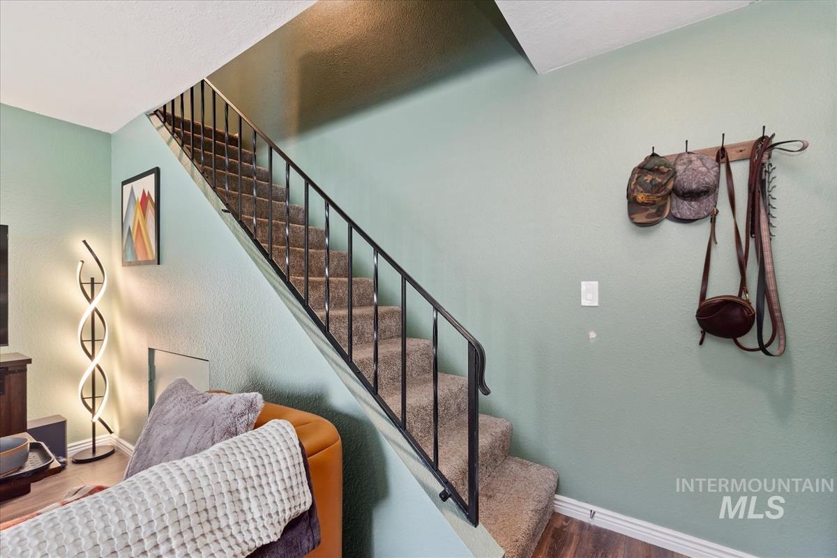 6879 W Maxwell Ln, Boise, Idaho 83704, 2 Bedrooms, 1.5 Bathrooms, Residential For Sale, Price $310,000, 99001747