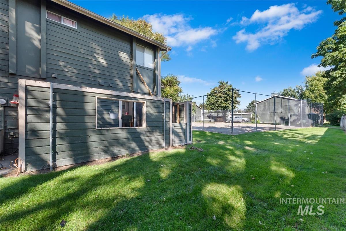 6879 W Maxwell Ln, Boise, Idaho 83704, 2 Bedrooms, 1.5 Bathrooms, Residential For Sale, Price $310,000, 99001747