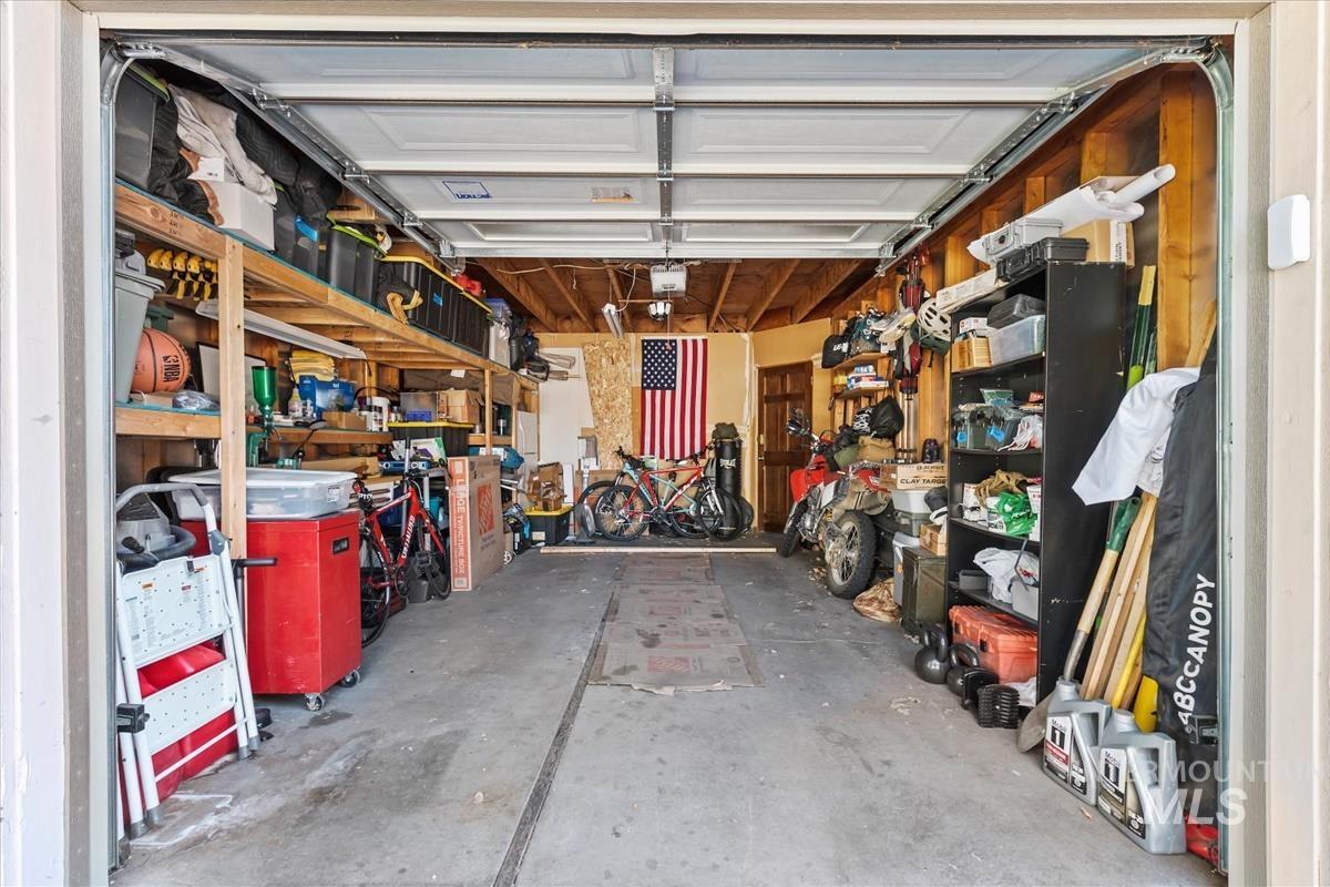 6879 W Maxwell Ln, Boise, Idaho 83704, 2 Bedrooms, 1.5 Bathrooms, Residential For Sale, Price $310,000, 99001747