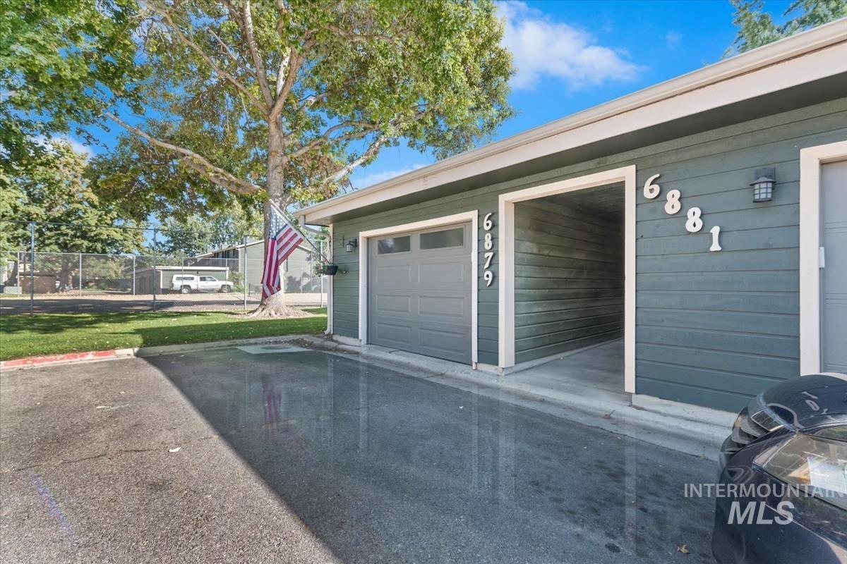 6879 W Maxwell Ln, Boise, Idaho 83704, 2 Bedrooms, 1.5 Bathrooms, Residential For Sale, Price $310,000, 99001747