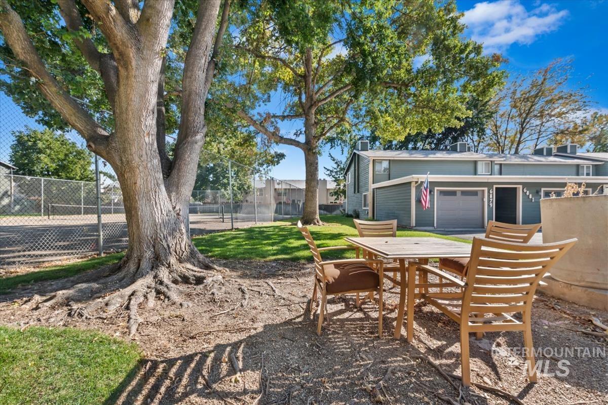 6879 W Maxwell Ln, Boise, Idaho 83704, 2 Bedrooms, 1.5 Bathrooms, Residential For Sale, Price $310,000, 99001747