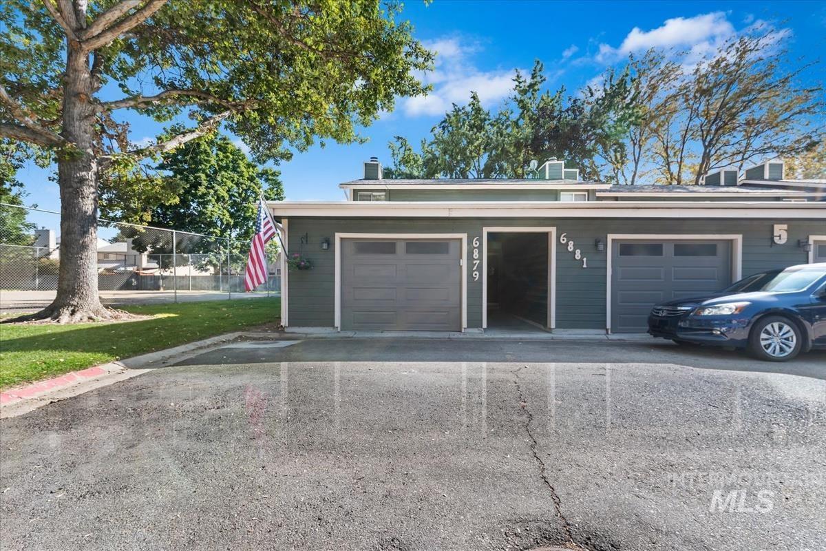 6879 W Maxwell Ln, Boise, Idaho 83704, 2 Bedrooms, 1.5 Bathrooms, Residential For Sale, Price $310,000, 99001747