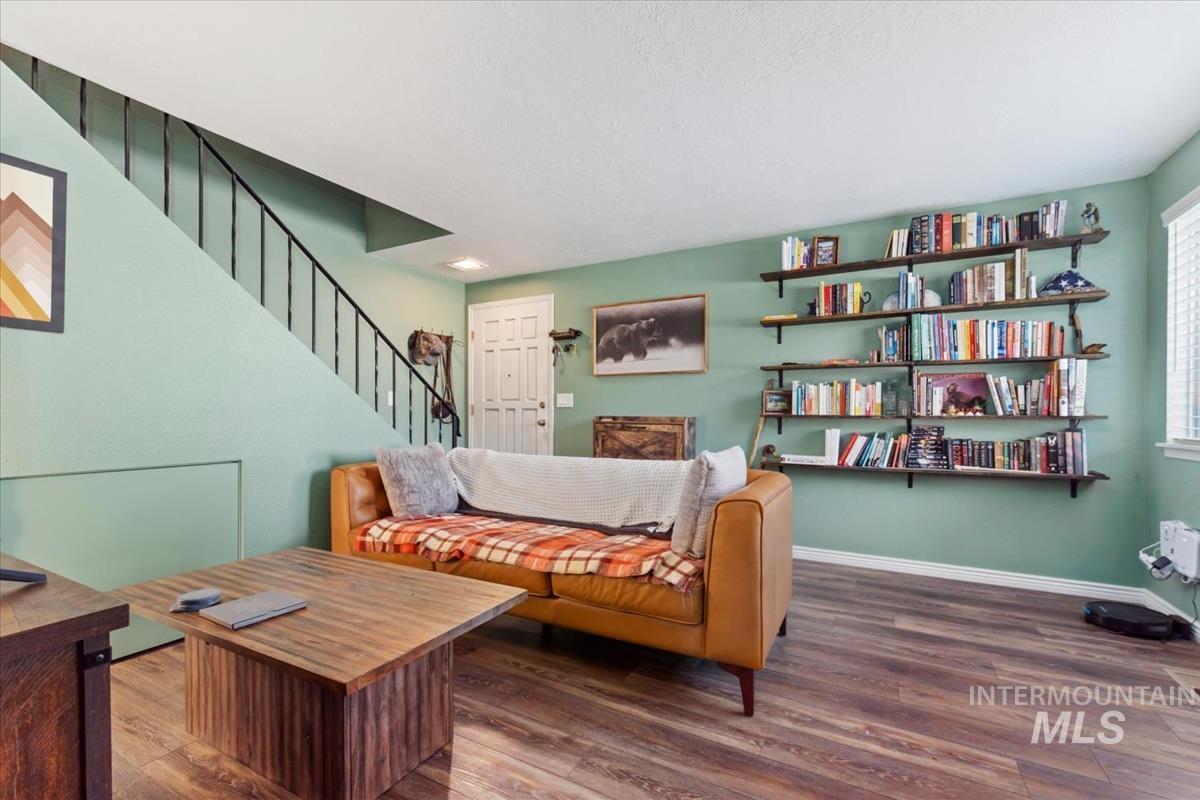 6879 W Maxwell Ln, Boise, Idaho 83704, 2 Bedrooms, 1.5 Bathrooms, Residential For Sale, Price $310,000, 99001747