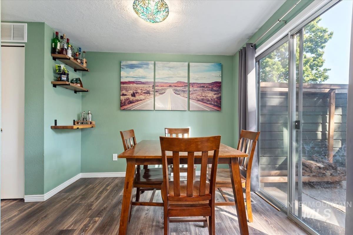 6879 W Maxwell Ln, Boise, Idaho 83704, 2 Bedrooms, 1.5 Bathrooms, Residential For Sale, Price $310,000, 99001747
