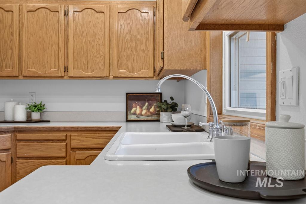 2239 N Carissa Pl, Boise, Idaho 83704, 3 Bedrooms, 2 Bathrooms, Residential For Sale, Price $449,900,MLS 99001748