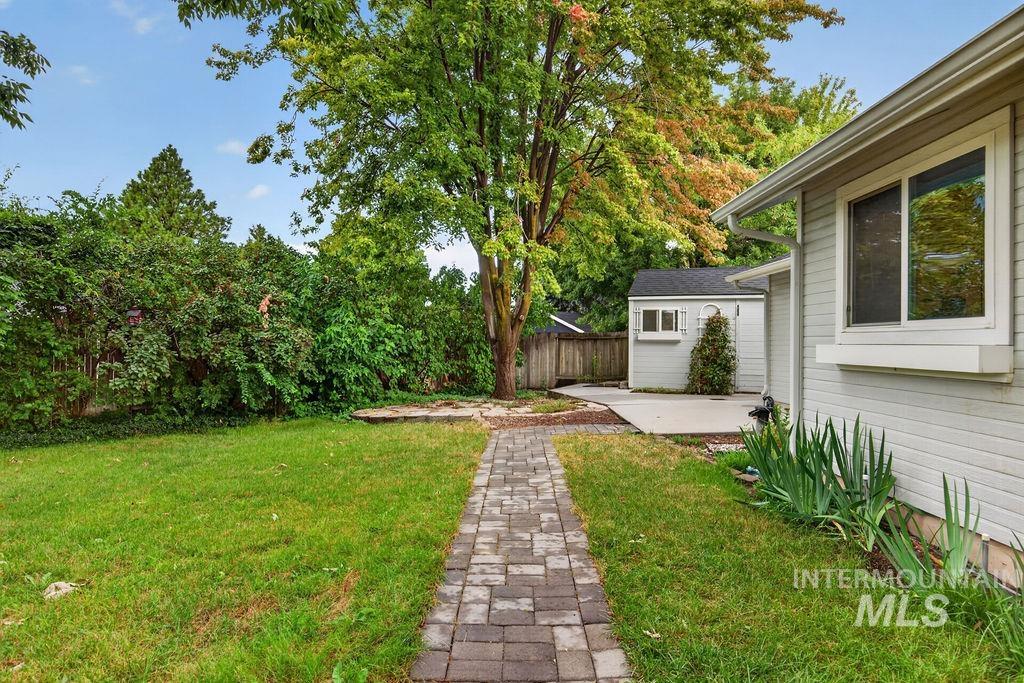 2239 N Carissa Pl, Boise, Idaho 83704, 3 Bedrooms, 2 Bathrooms, Residential For Sale, Price $449,900,MLS 99001748