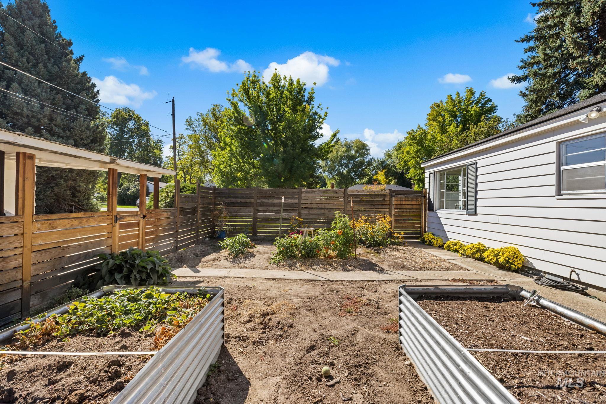 1516 W Williams, Boise, Idaho 83706, 3 Bedrooms, 1.5 Bathrooms, Residential For Sale, Price $565,000,MLS 99001749