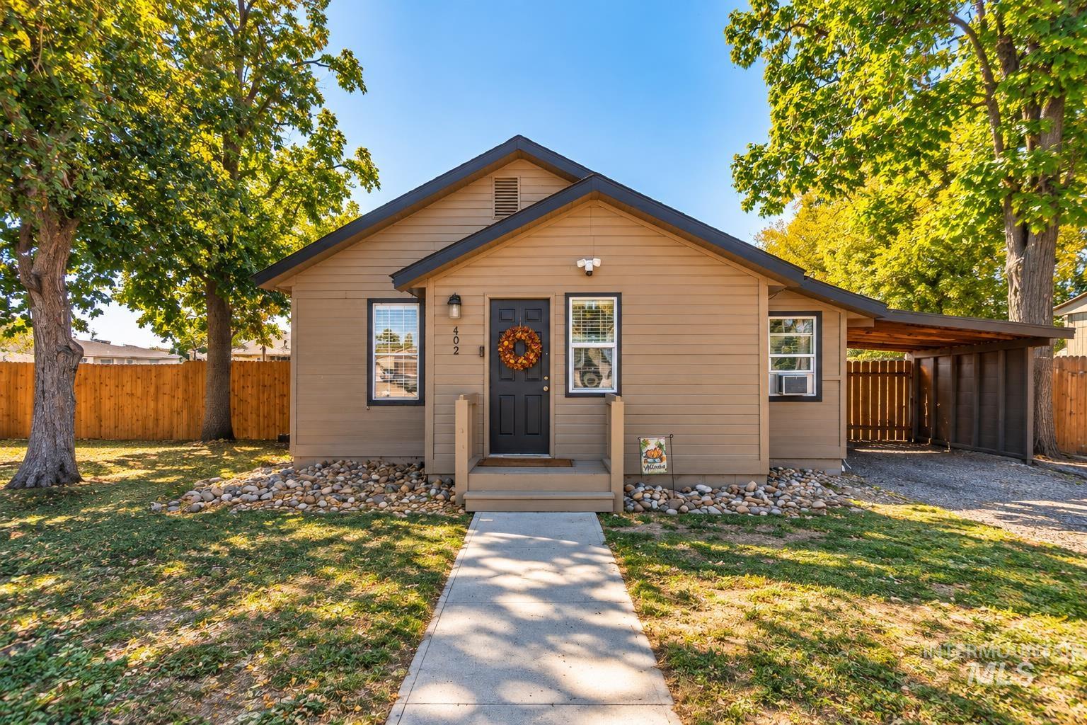 402 SW 4th, Fruitland, Idaho 83619, 2 Bedrooms, 1 Bathroom, Residential For Sale, Price $309,000, 99001752