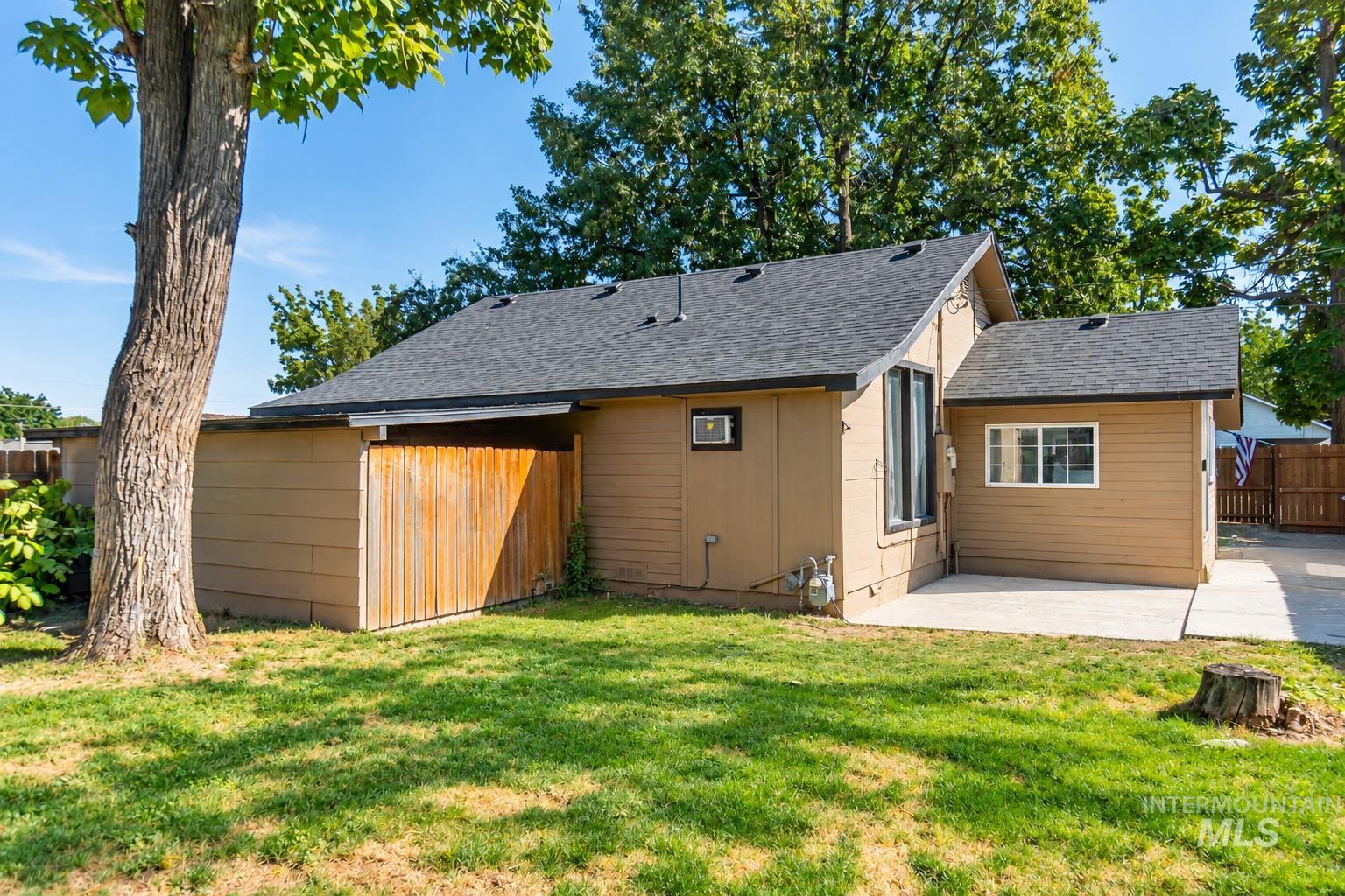 402 SW 4th, Fruitland, Idaho 83619, 2 Bedrooms, 1 Bathroom, Residential For Sale, Price $309,000, 99001752