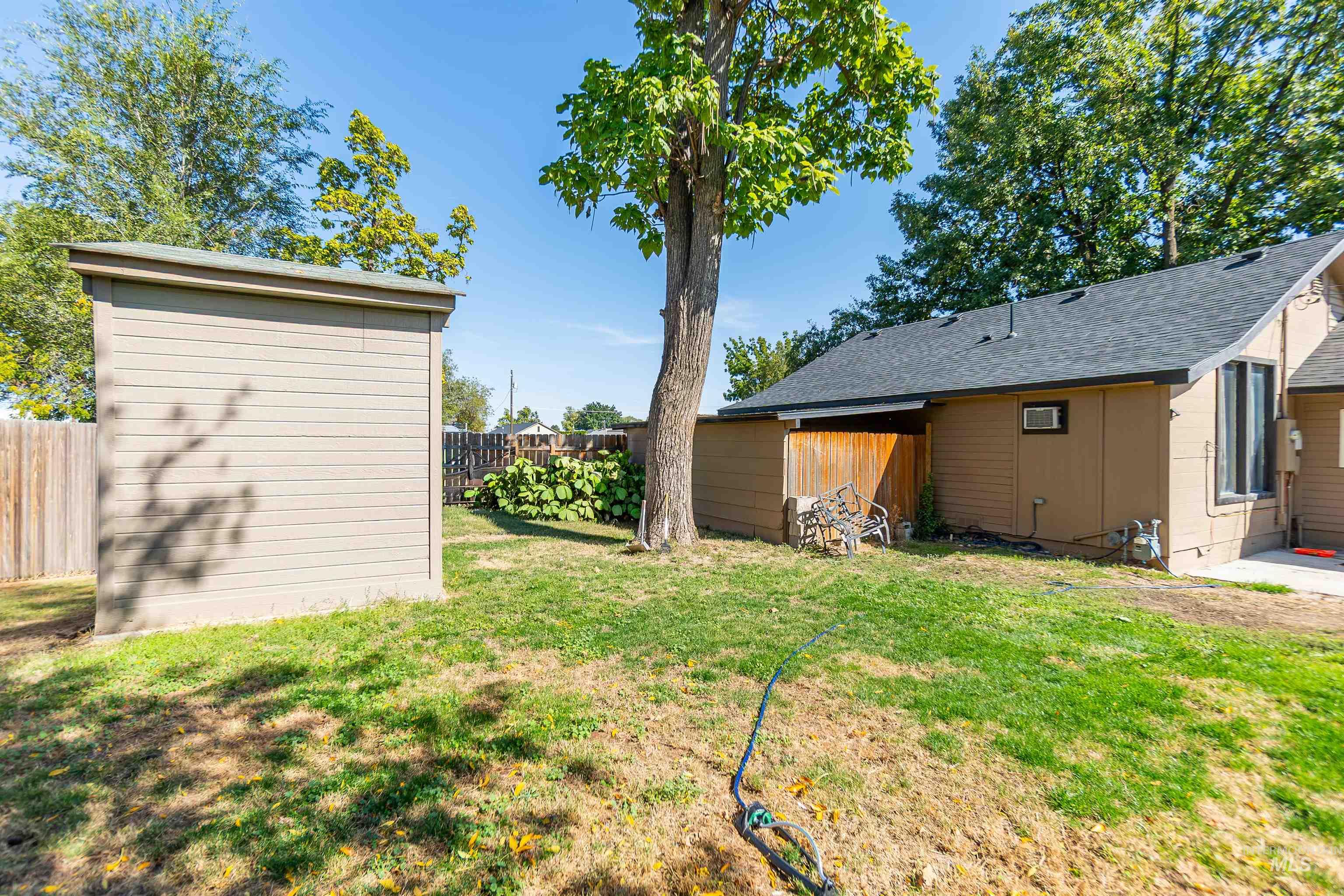 402 SW 4th, Fruitland, Idaho 83619, 2 Bedrooms, 1 Bathroom, Residential For Sale, Price $309,000, 99001752