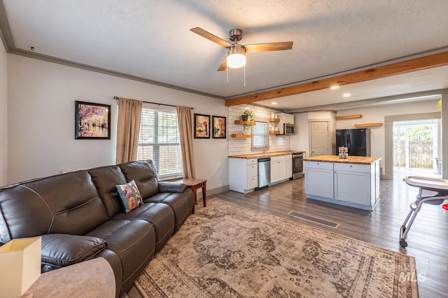402 SW 4th, Fruitland, Idaho 83619, 2 Bedrooms, 1 Bathroom, Residential For Sale, Price $309,000, 99001752