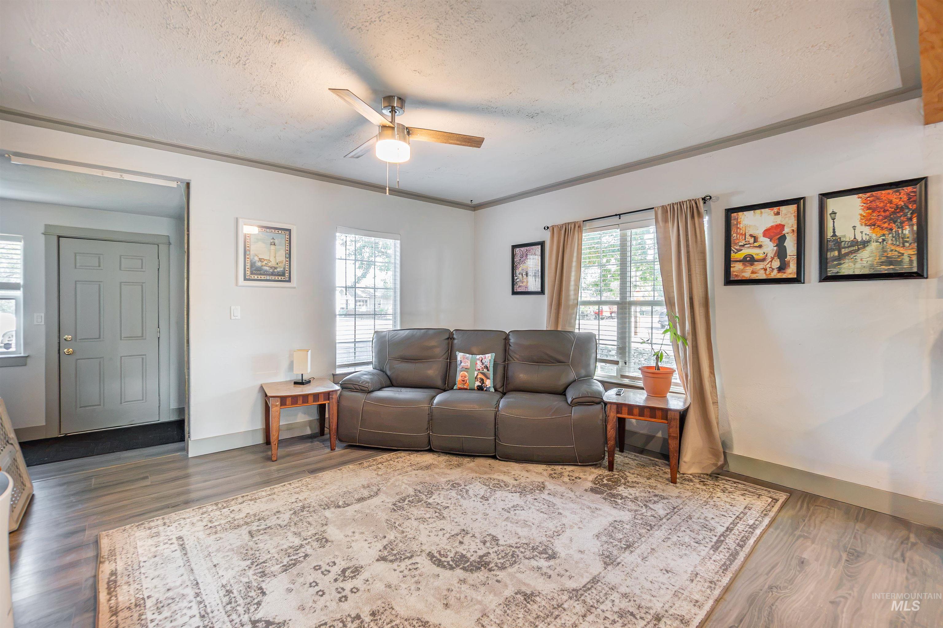 402 SW 4th, Fruitland, Idaho 83619, 2 Bedrooms, 1 Bathroom, Residential For Sale, Price $309,000, 99001752
