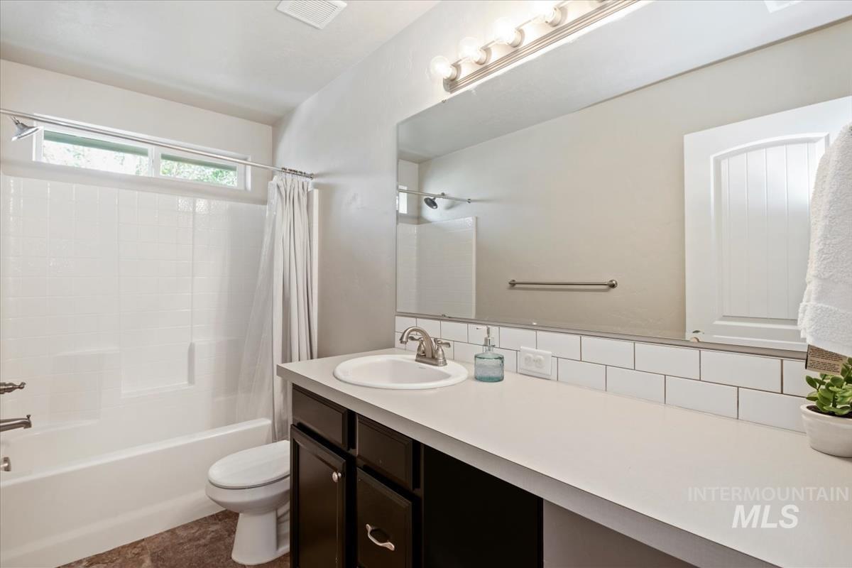 188 W Halpin St, Meridian, Idaho 83646, 3 Bedrooms, 2.5 Bathrooms, Residential For Sale, Price $439,990,MLS 99001754