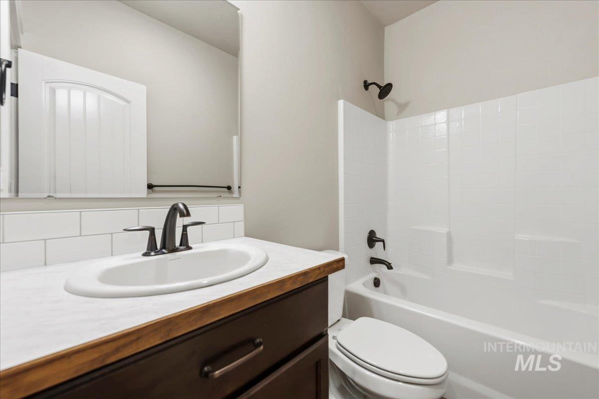 12941 S Salerno Ave, Nampa, Idaho 83686, 3 Bedrooms, 2 Bathrooms, Residential For Sale, Price $435,000,MLS 99001756