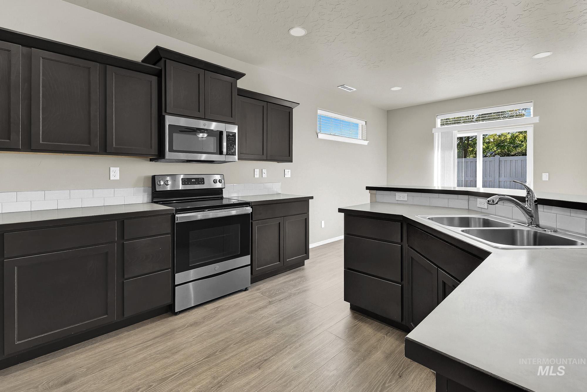 2517 W Skylar St, Nampa, Idaho 83686, 3 Bedrooms, 2 Bathrooms, Residential For Sale, Price $415,000,MLS 99001757