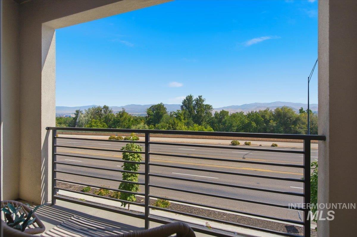 1709 S Federal Way, Boise, Idaho 83705, 3 Bedrooms, 3.5 Bathrooms, Residential For Sale, Price $529,880,MLS 99001759
