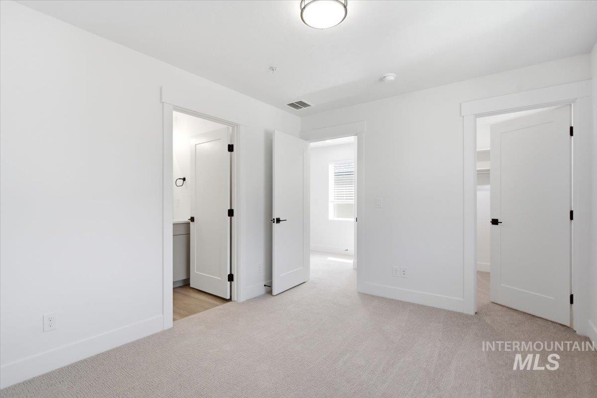 1709 S Federal Way, Boise, Idaho 83705, 3 Bedrooms, 3.5 Bathrooms, Residential For Sale, Price $529,880,MLS 99001759