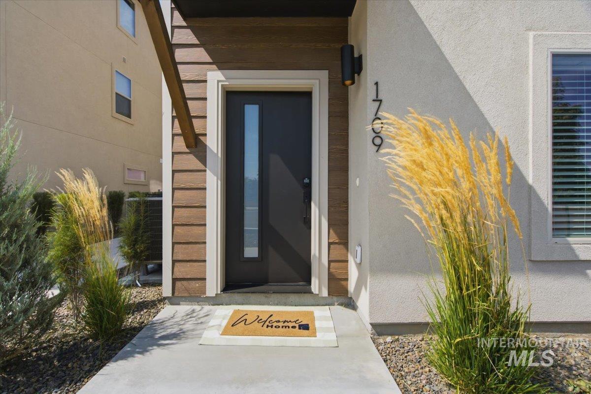 1709 S Federal Way, Boise, Idaho 83705, 3 Bedrooms, 3.5 Bathrooms, Residential For Sale, Price $529,880,MLS 99001759