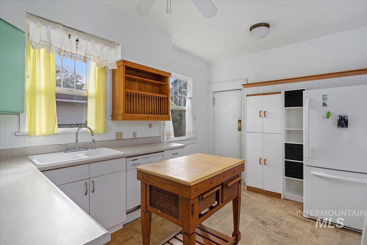 416 E Ave A, Jerome, Idaho 83338, 4 Bedrooms, 2 Bathrooms, Residential For Sale, Price $297,000, 99001765