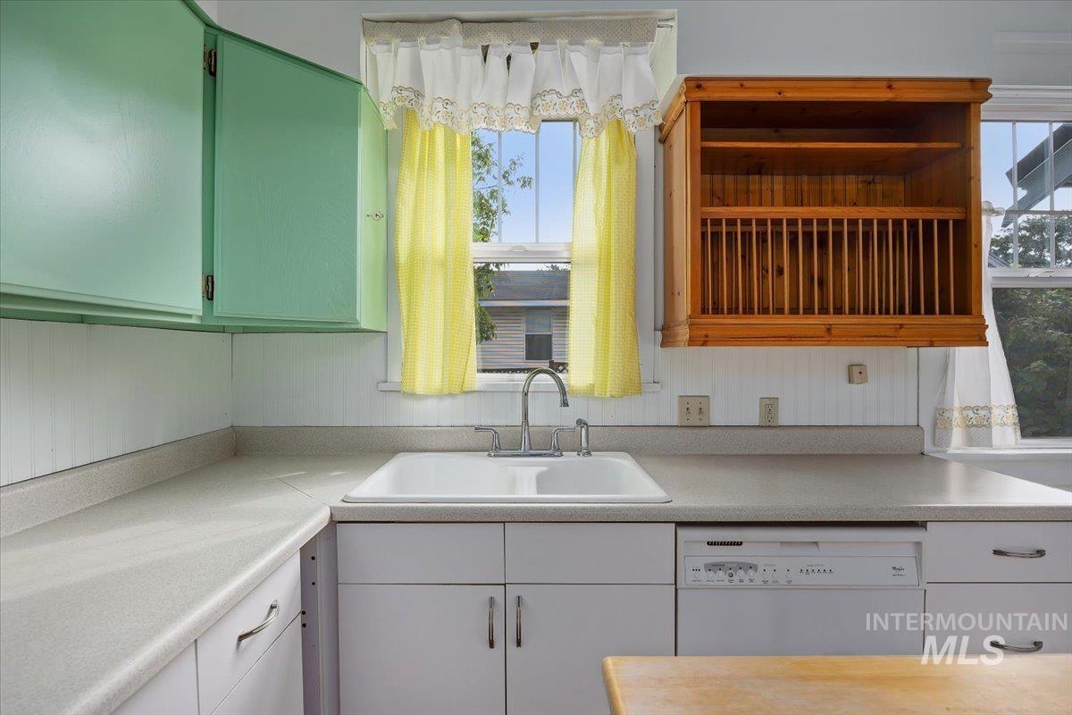 416 E Ave A, Jerome, Idaho 83338, 4 Bedrooms, 2 Bathrooms, Residential For Sale, Price $297,000, 99001765
