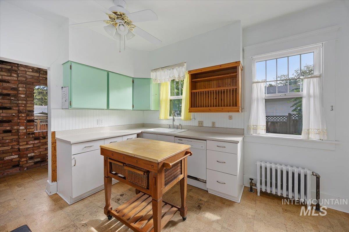 416 E Ave A, Jerome, Idaho 83338, 4 Bedrooms, 2 Bathrooms, Residential For Sale, Price $297,000, 99001765