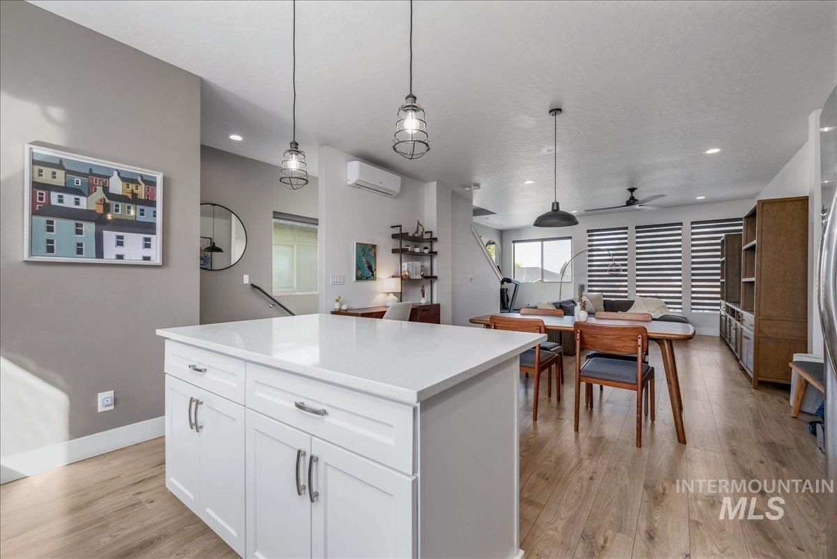 7779 W Crestwood Drive, Boise, Idaho 83704, 3 Bedrooms, 2.5 Bathrooms, Residential For Sale, Price $469,000,MLS 99001766