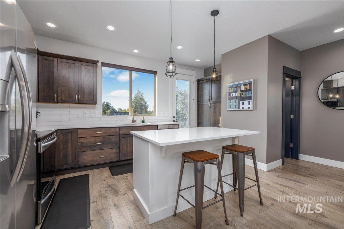 7779 W Crestwood Drive, Boise, Idaho 83704, 3 Bedrooms, 2.5 Bathrooms, Residential For Sale, Price $469,000,MLS 99001766