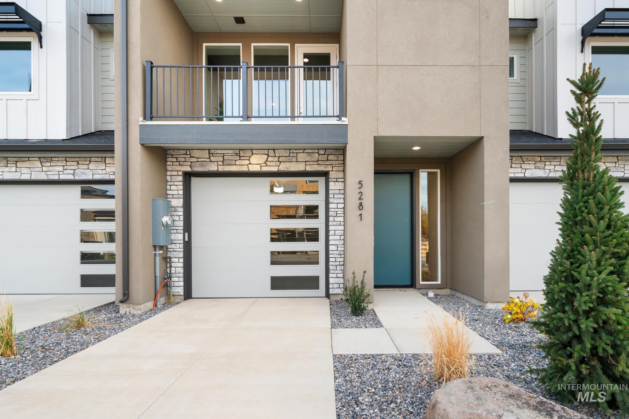 5281 N River Water Lane, Garden City, Idaho 83714, 2 Bedrooms, 3 Bathrooms, Residential For Sale, Price $724,900,MLS 99001768