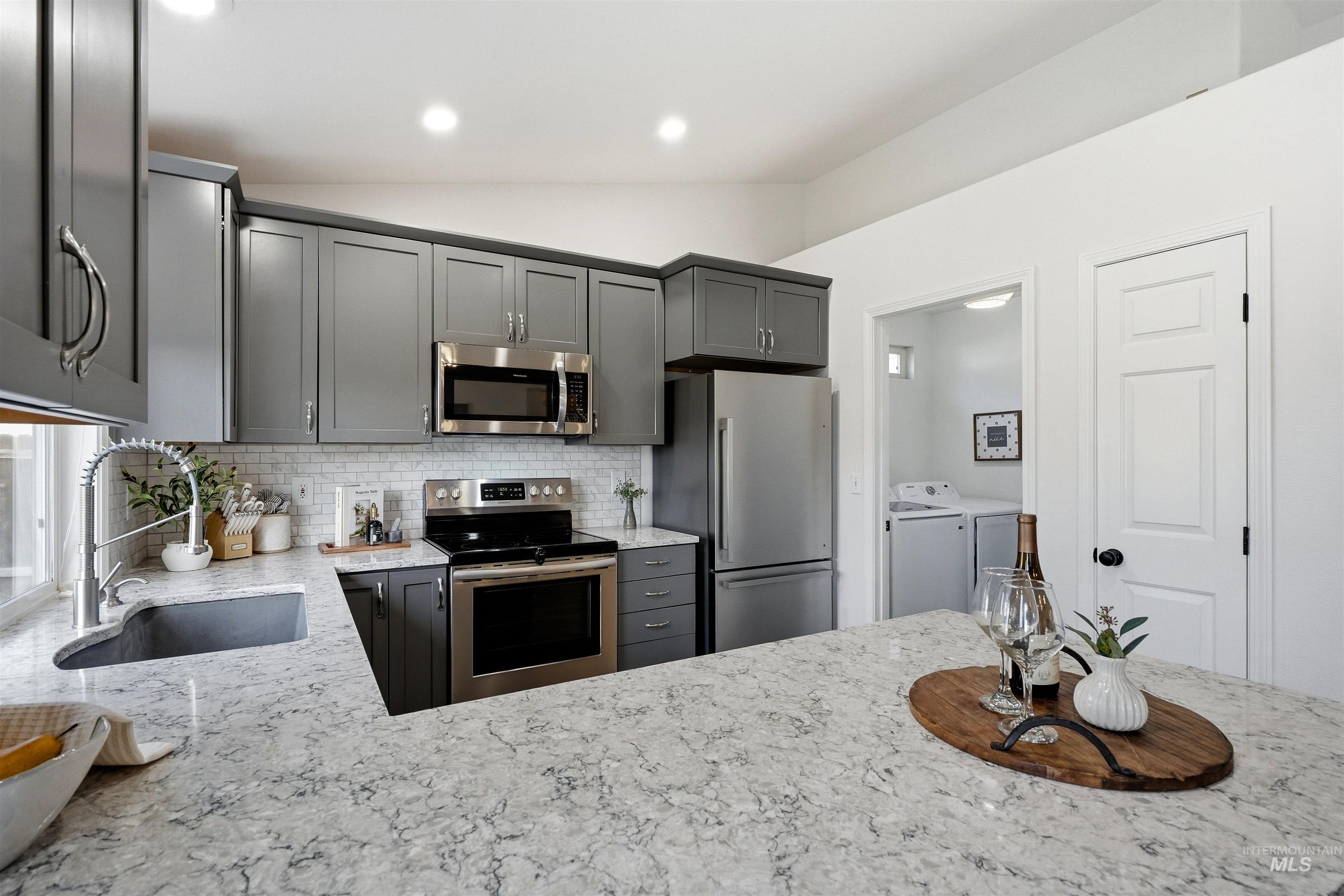 2652 W Whitestone Drive, Meridian, Idaho 83646, 3 Bedrooms, 2 Bathrooms, Residential For Sale, Price $449,500,MLS 99001769
