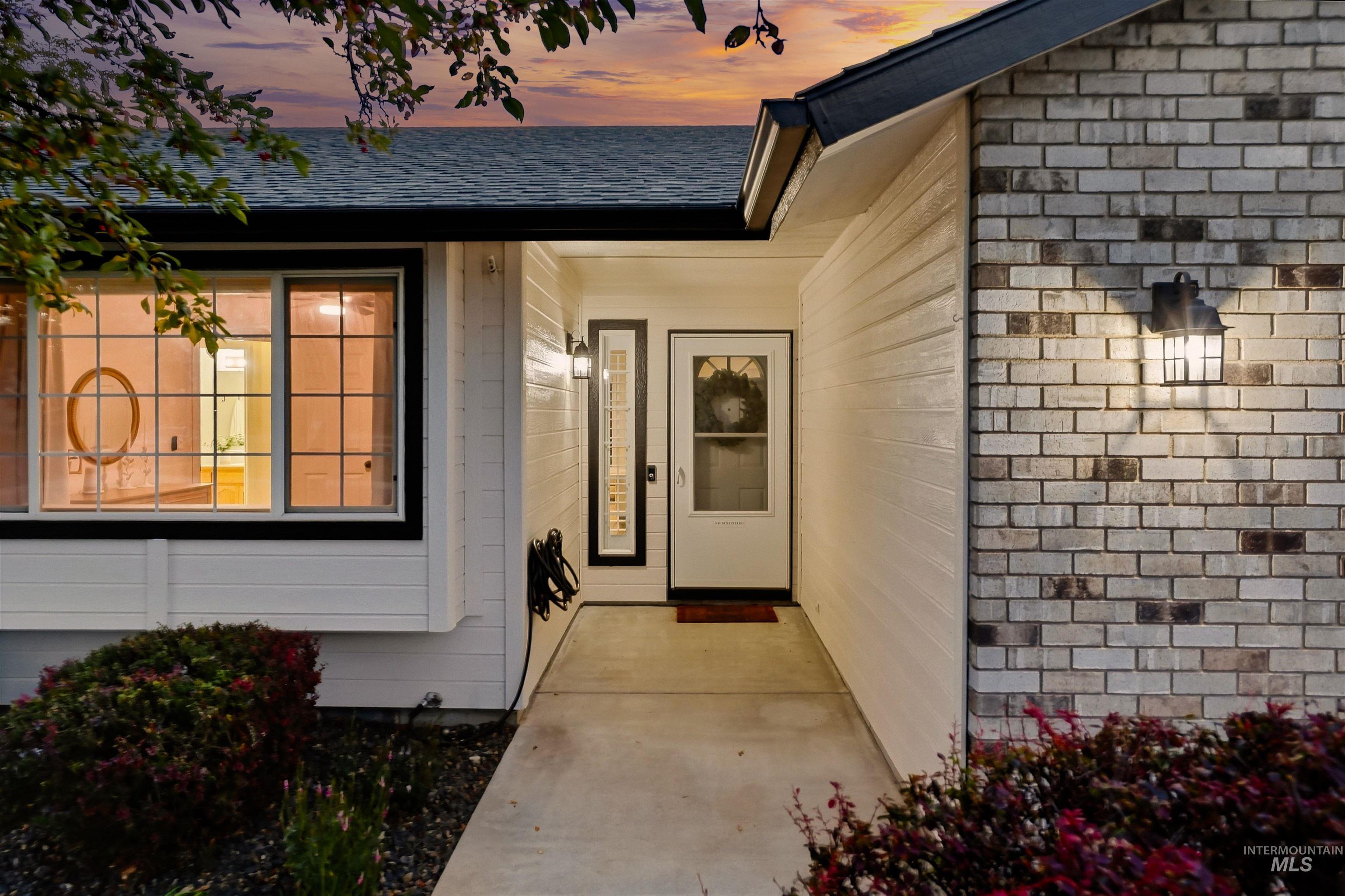 2652 W Whitestone Drive, Meridian, Idaho 83646, 3 Bedrooms, 2 Bathrooms, Residential For Sale, Price $449,500,MLS 99001769